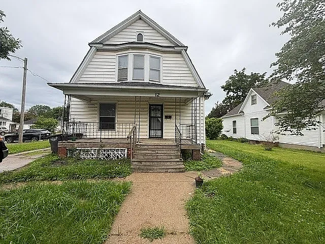 3 bed, 1500 sqft, $925 — Photo 1