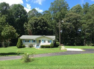 423 Fallin Town Rd, Warsaw, VA 22572