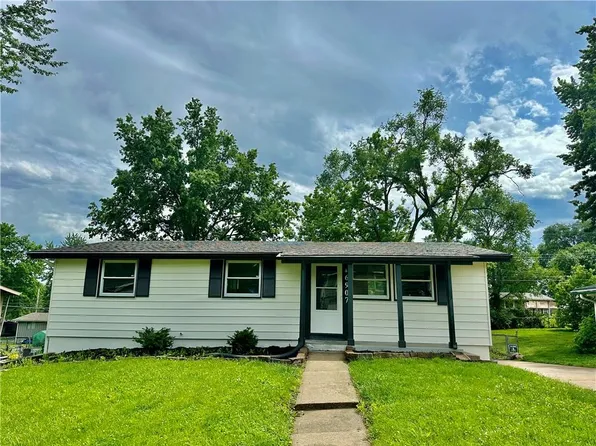 6907 NW 78th St, Kansas City, MO 64152