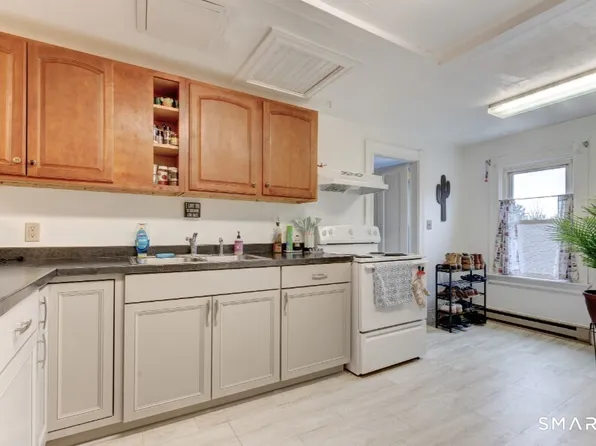 39-43 Main St, Plainfield, CT 06374