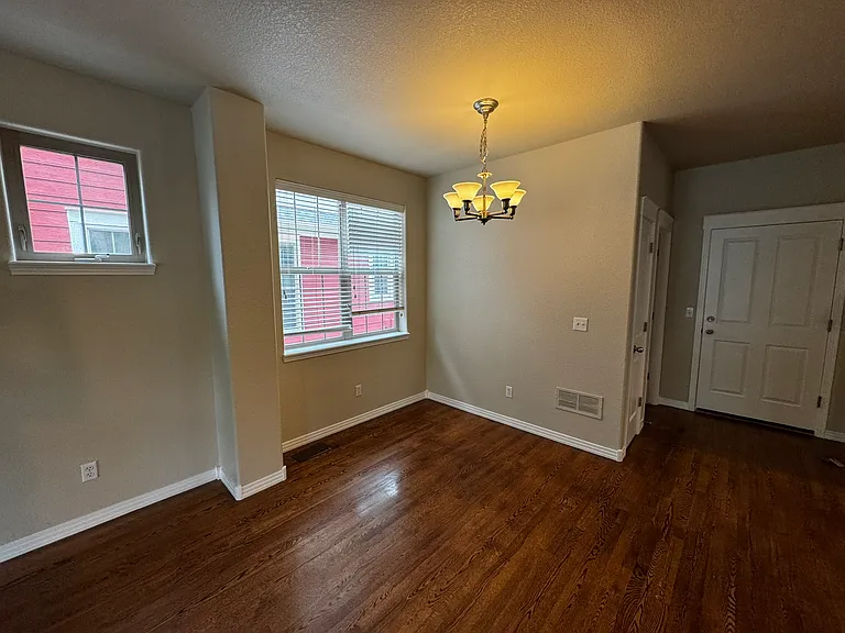 3394 Wabash St — Photo 3