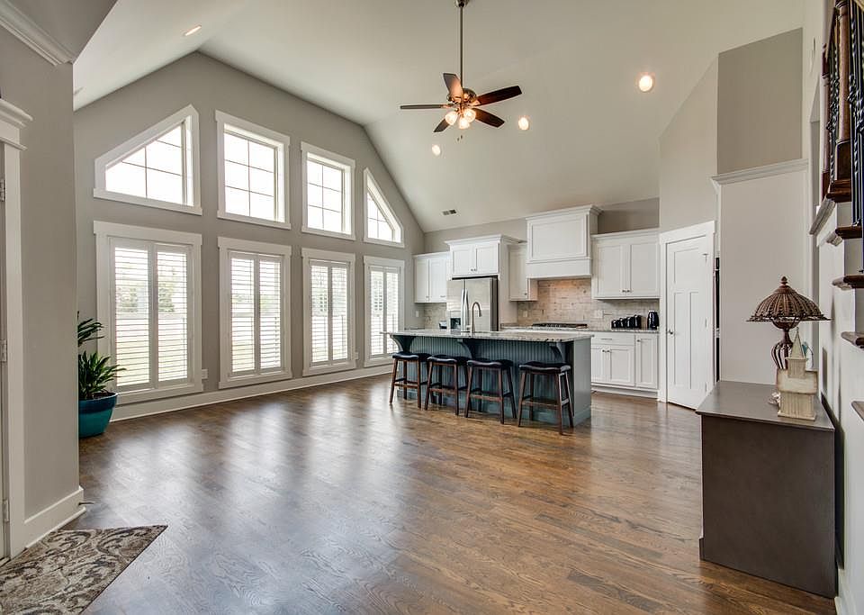 1st image of 2320 Lionheart Dr