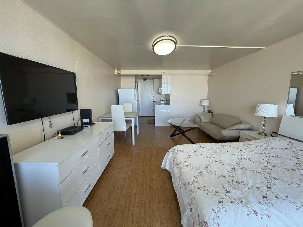 Building Photo - 445 Seaside Ave #43