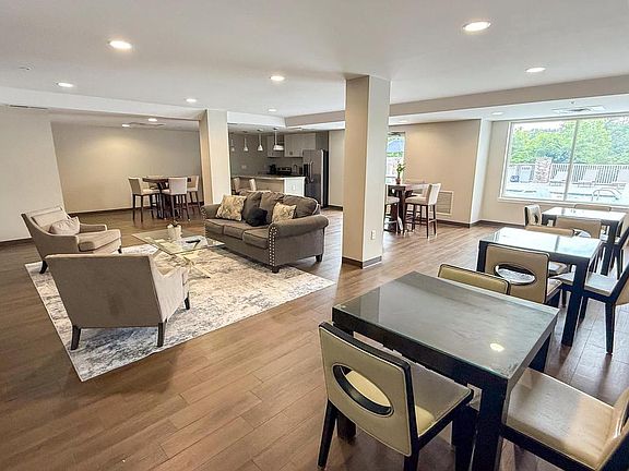 4th image of 6301 Edsall Rd Unit 224