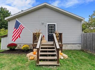 61 Post Dr, Pownal, VT 05261