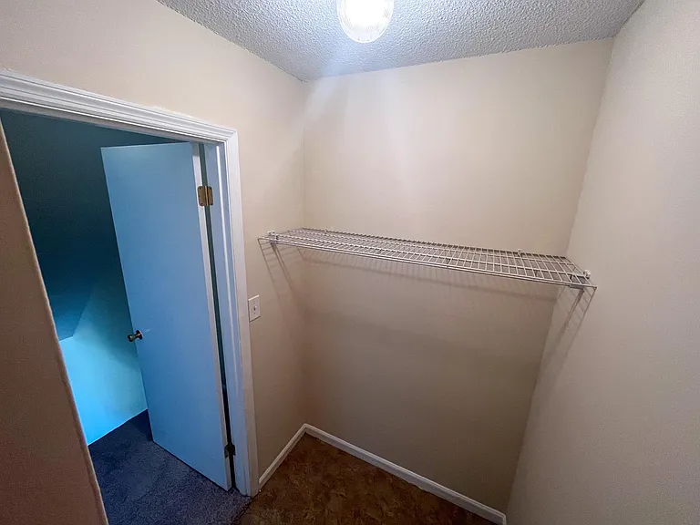 4746 Champion Ct — Photo 18