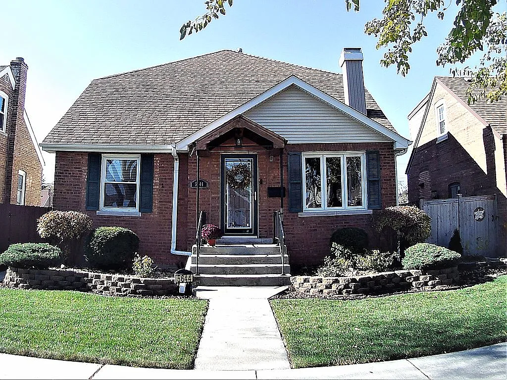 5644 S Newland Ave photo 1