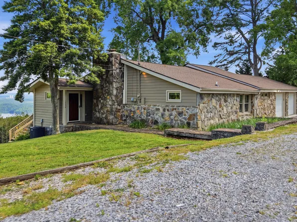 12024 Laurbrow Rd, Soddy Daisy, TN 37379