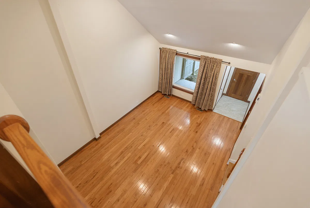 3 bed, 1135 sqft, $2,725 — Photo 4