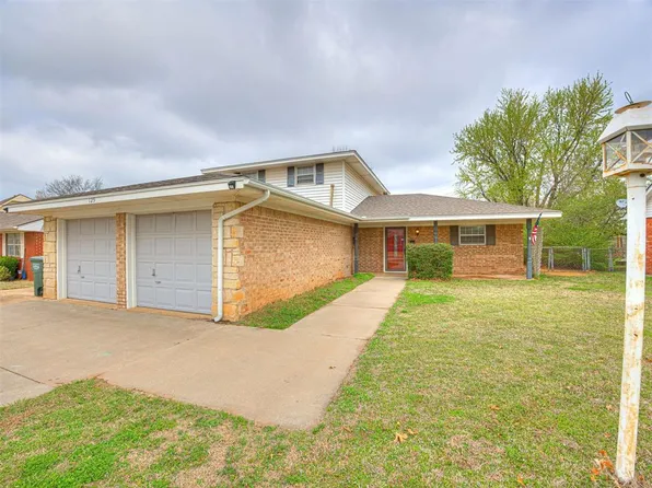 129 Burton Pl, Edmond, OK 73013