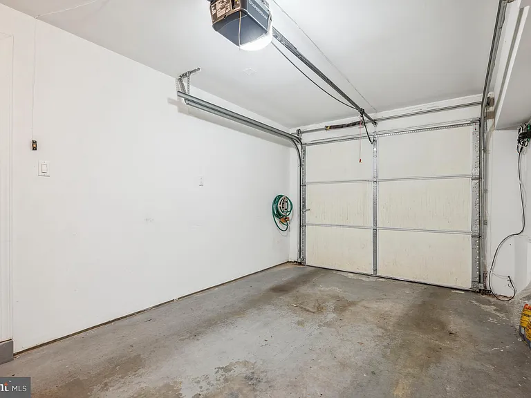 1802 Christian St — Photo 30
