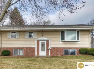 2816 S 136th St, Omaha, NE 68144