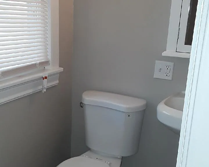California Apartments — Photo 9