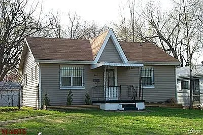 6105 Jefferson Ave photo 1
