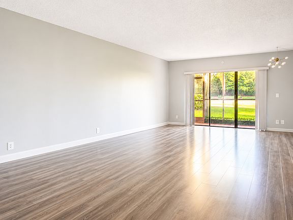 3rd image of 16431 Blatt Blvd