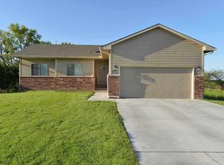 9204 E Champions Cir, Wichita, KS 67226