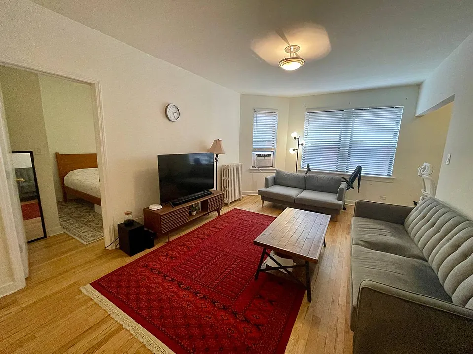 7015 N Wolcott Ave #2