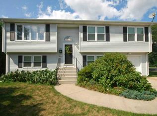 201 Bateman Ave, Cranston, RI 02920
