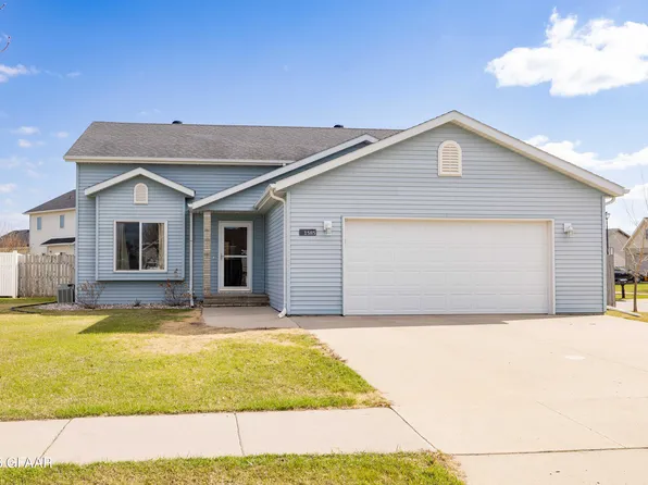 1585 49th Ave S, Grand Forks, ND 58201