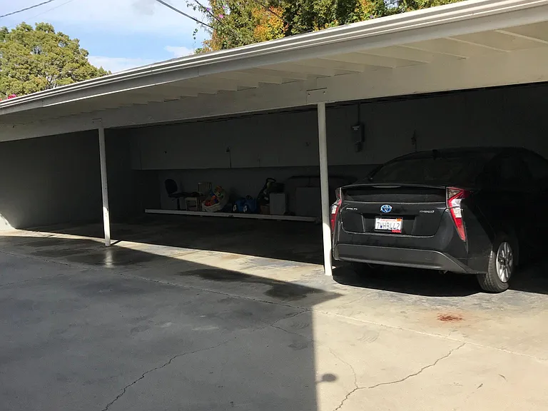 204 S Arnaz Dr #3 — Photo 2