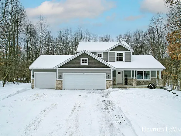 932 Tibalew Dr NW, Sparta, MI 49345