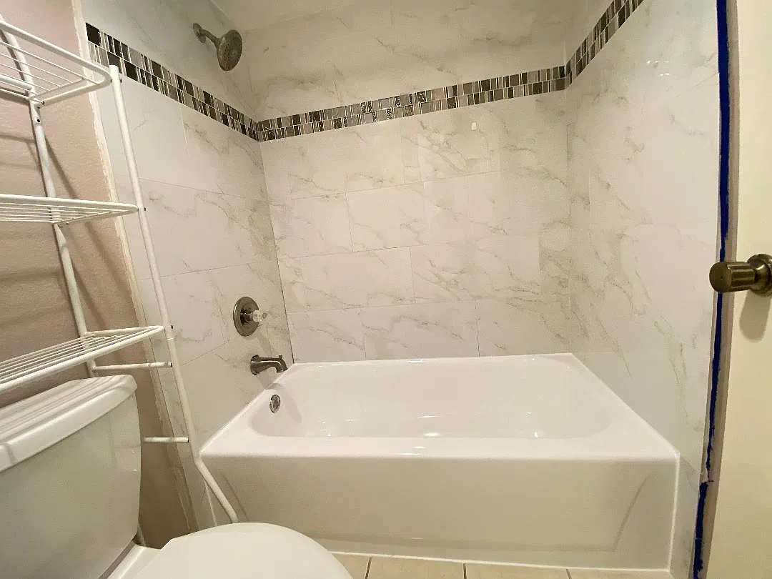 2 bed, 1.5 bath, 914 sqft, $1,650 — Photo 3