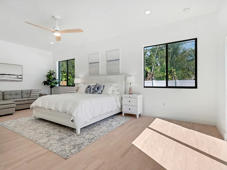 1248 N Harbor Dr — Photo 26