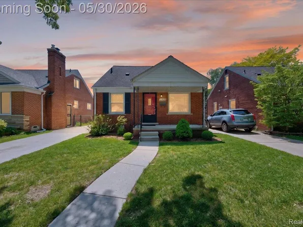 21700 Trombly St, Saint Clair Shores, MI 48080