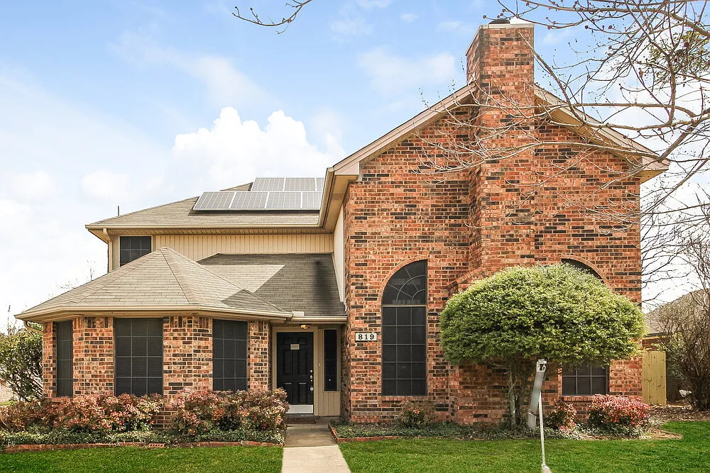 3 bed, 2.5 bath, 1972 sqft, $2,325 — Photo 1