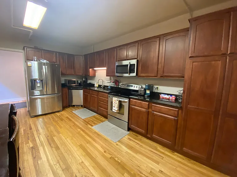 252 Linden St #B — Photo 6