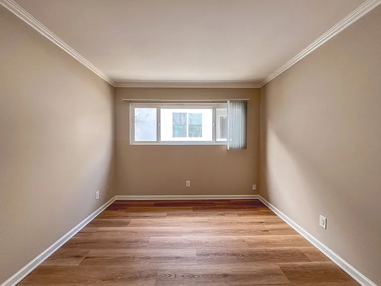 221 Sheldon St — Photo 18