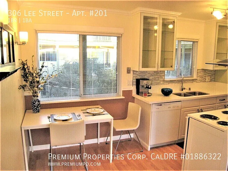 Bel Aire Apartments — Photo 47