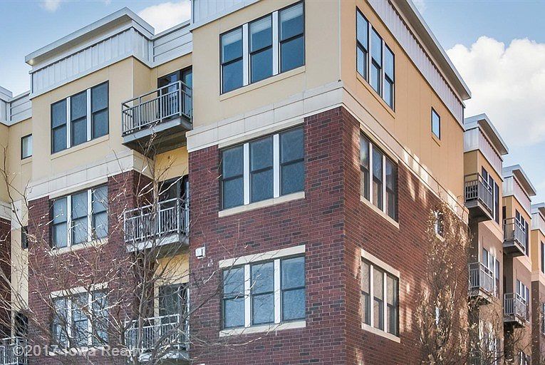 1st image of 118 Water St APT 323