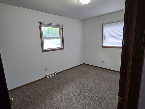 5th image of 1062 Perry St #4