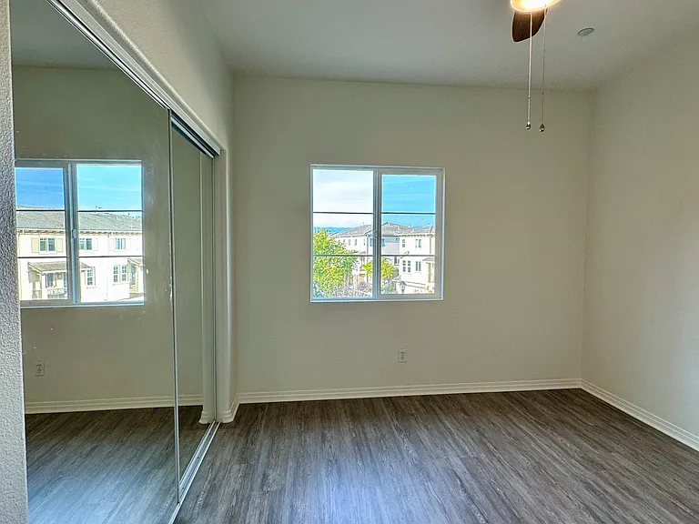 1331 Bayside Cir — Photo 53