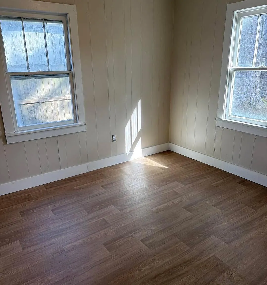 2 bed, 702 sqft, $700 — Photo 2