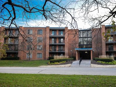 1605 E Central Rd Unit 203A, Arlington Heights, IL, 60005
