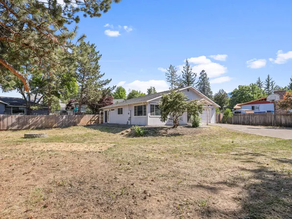 540 Oak Knoll Dr, Ashland, OR 97520