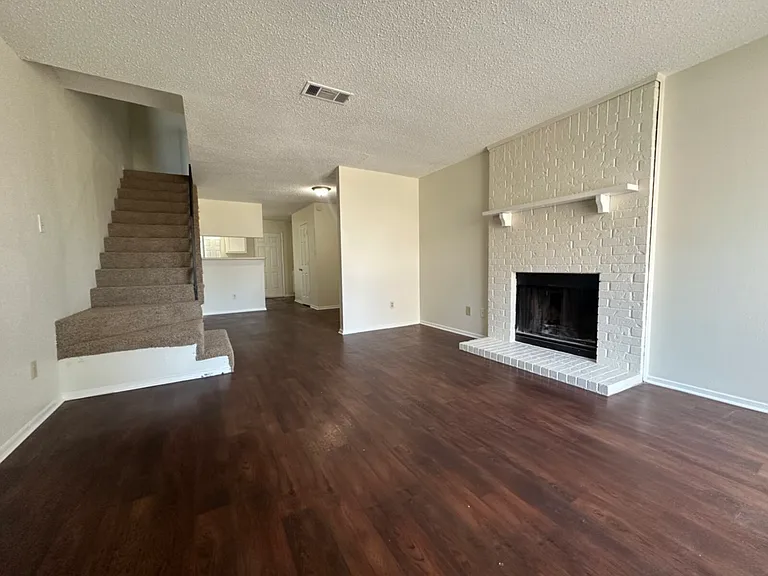 10500 Lake June Rd #E07 — Photo 1