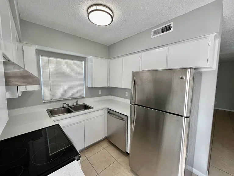 Temple Terrace Townhomes — Photo 2