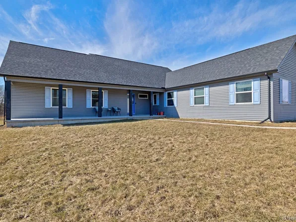 3640 Hollow Pine Ct, Almont, MI 48003