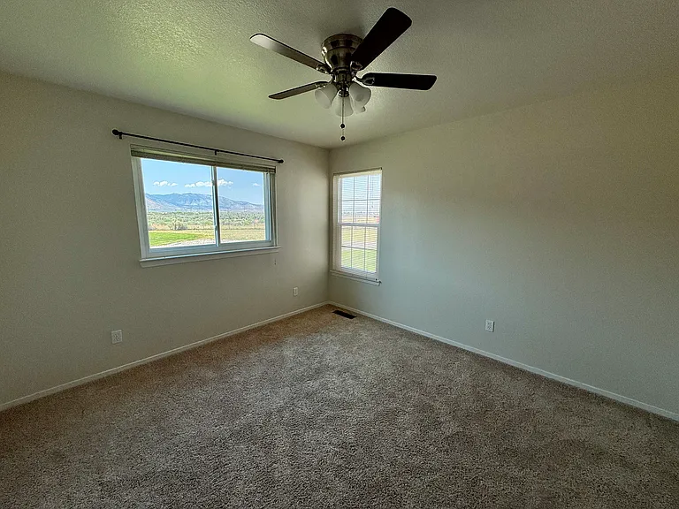 1785 Shamrock Cir — Photo 12