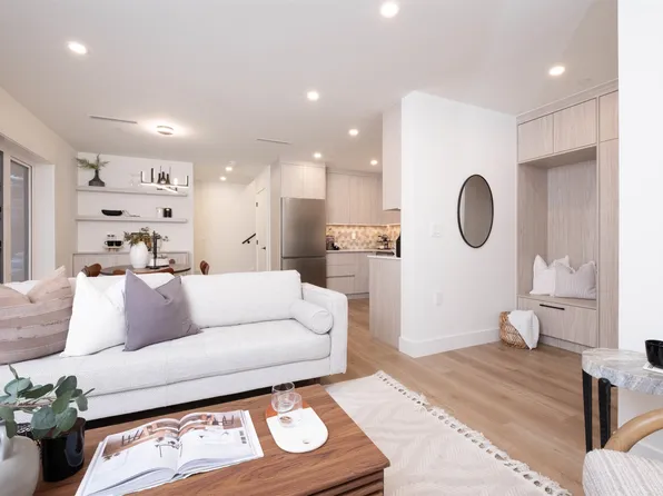 2665 Pender St, Vancouver, BC V5K 2L2