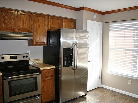 5th image of 615 Nottaway Dr