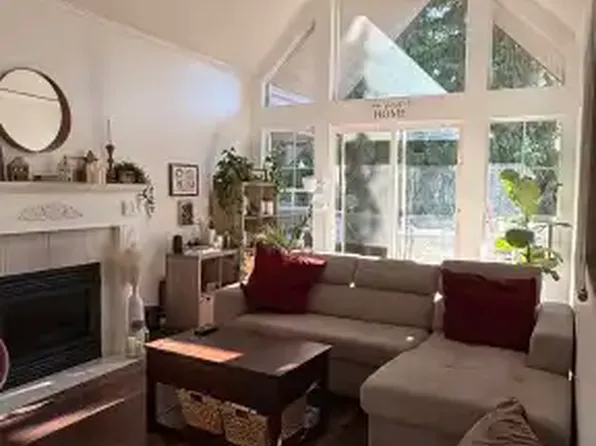 4747 54a St #201, Delta, BC V4K 2Z9