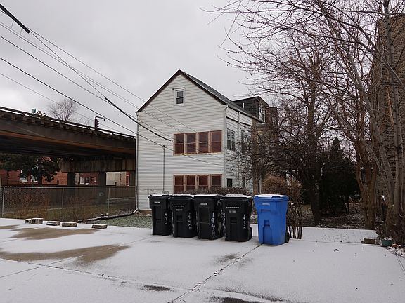 3rd image of 1942 S Avers Ave