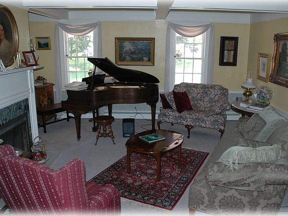 Living Room w/Fireplace