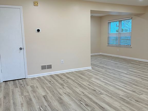 2nd image of 2 Churchill Cir