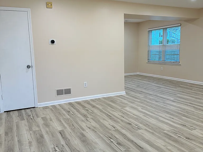 2 Churchill Cir — Photo 2