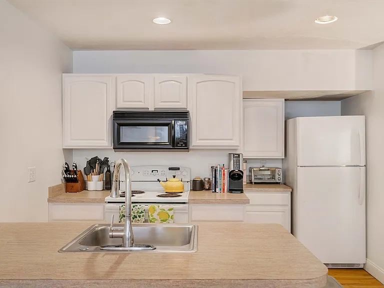 188 North St #22 — Photo 12